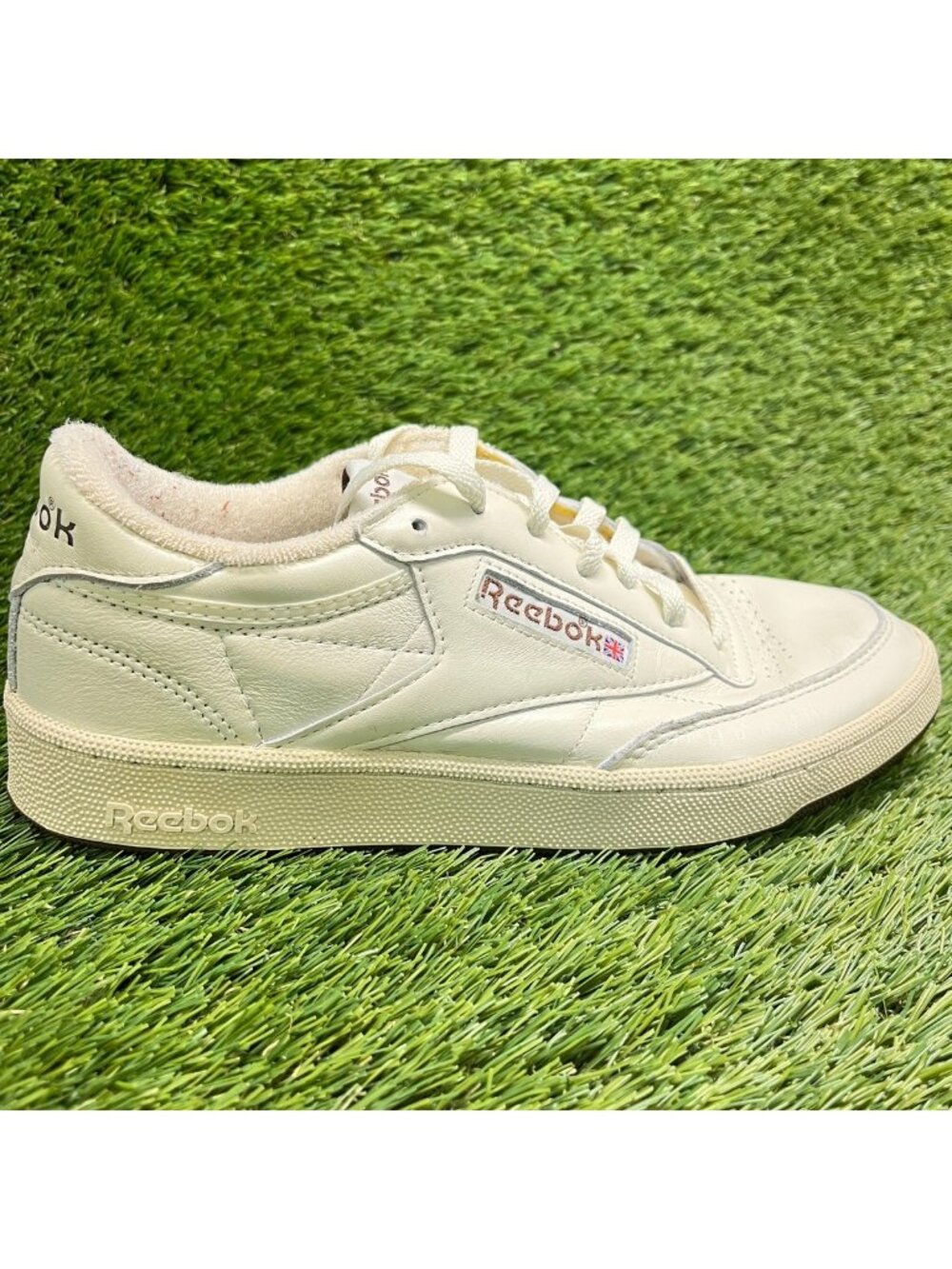 Reebok Club C 85 Vintage Mens Size 8.5 Ivory Athletic Lifestyle Shoes Sneakers